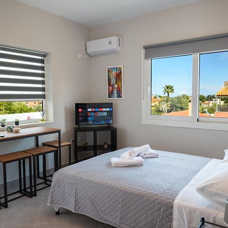 Airport Palmtree Apartments - 15Min From Airport Луца Экстерьер фото